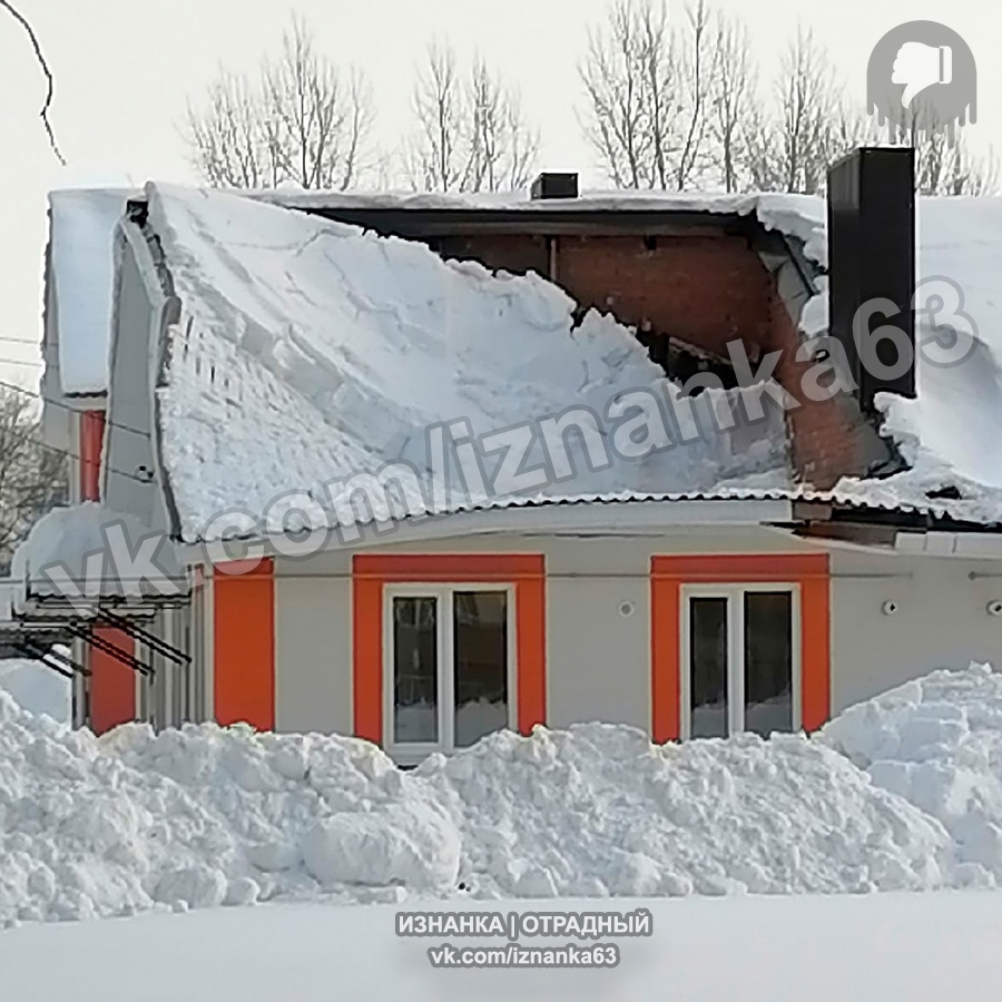 В Отрадном обрушились крыши в двух новостройках