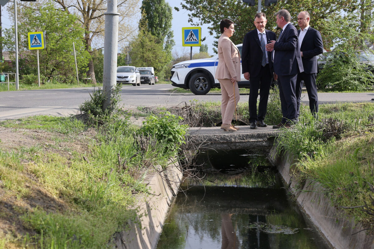 Донское правительство выделит более 120 млн рублей на расчистку водоотводных каналов в Батайске - Фото 1