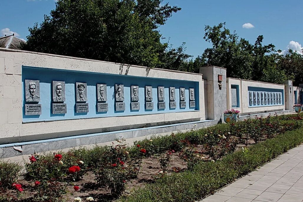 На Дону подготовили проект реставрации Аллеи Героев в Белой Калитве - фото 1