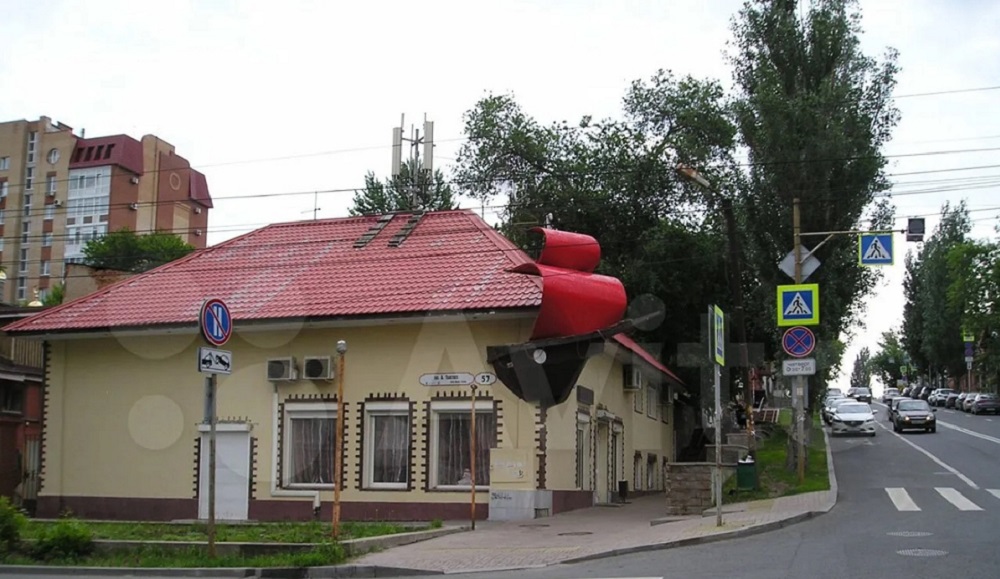 Дом с «алыми парусами» в центре Самары выставлен на продажу 