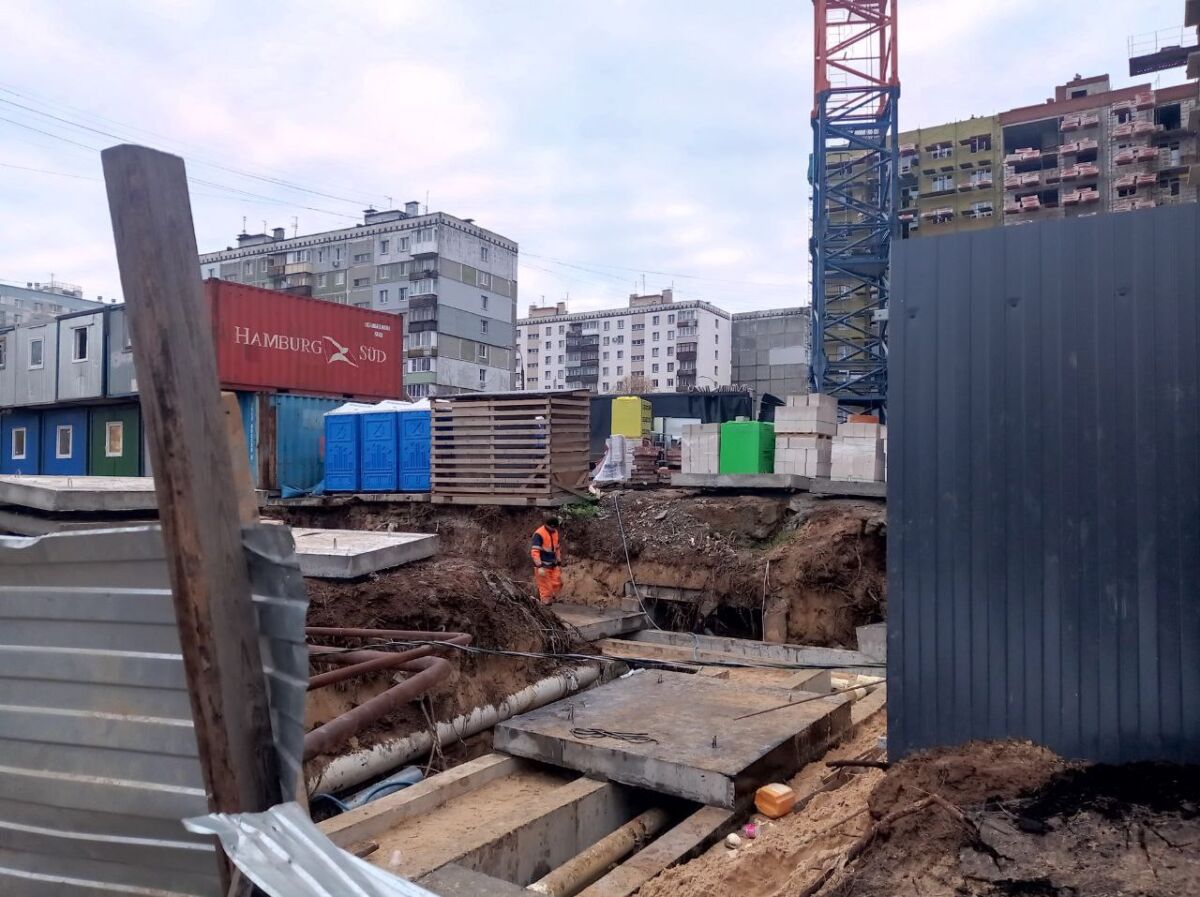Нижегородцы жалуются на неогороженную стройплощадку дома в Щербинках - фото 1