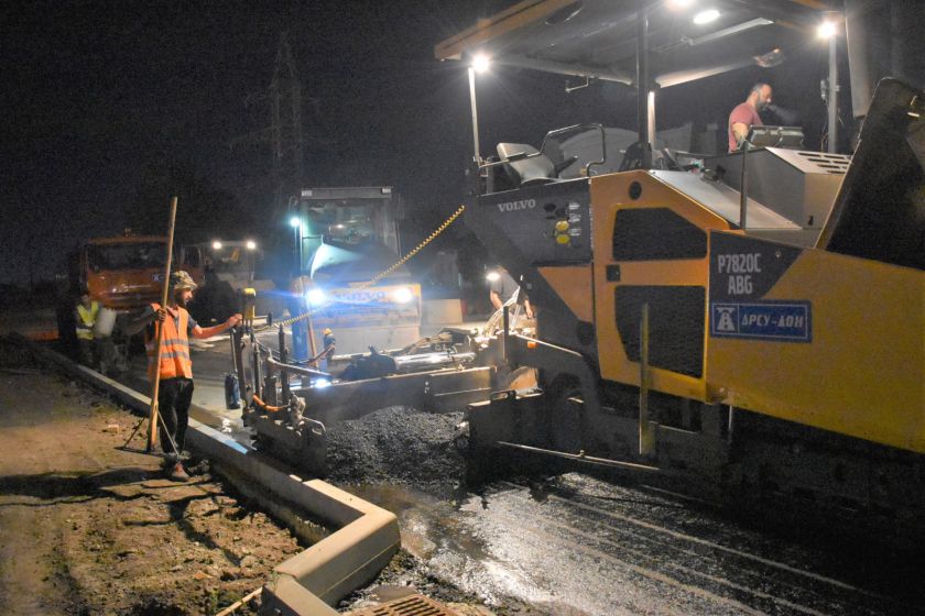 В Ростове-на-Дону уложили первые 3,7 тыс. кв. м. асфальта на мосту ул. Малиновского